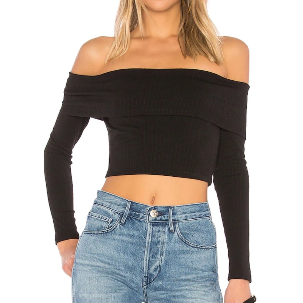 Off the shoulder long sleeve crop top